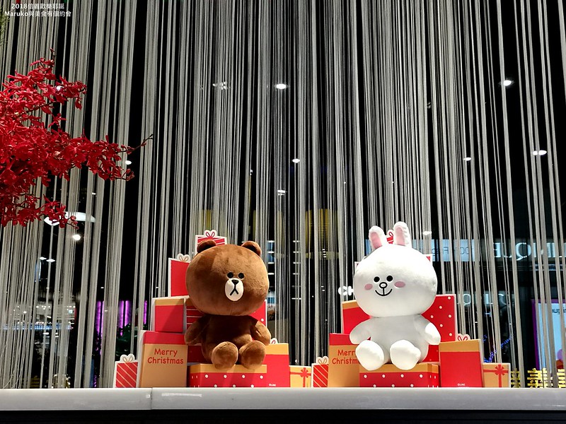 【2018台北聖誕活動】LINE FRIENDS一起過耶誕|信義新光三越,統一時代百貨越夜越美麗 @Maruko(丸子)與美食有個約會
