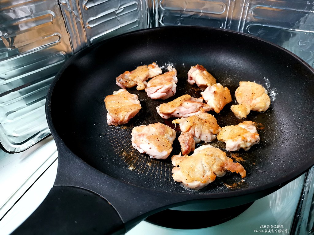 【食譜】胡麻醬燒雞腿|運用市售日式醇香焙煎胡麻醬沙拉醬製作方便又簡單的快速料理 @Maruko(丸子)與美食有個約會
