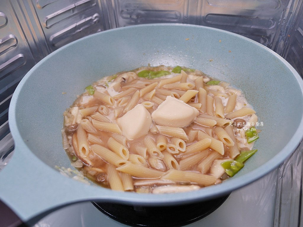 燉飯食譜「S&B 日本愛思必-四種起司奶油燉菜白醬料理塊」簡單濃厚的奶油培根燉飯 @Maruko(丸子)與美食有個約會