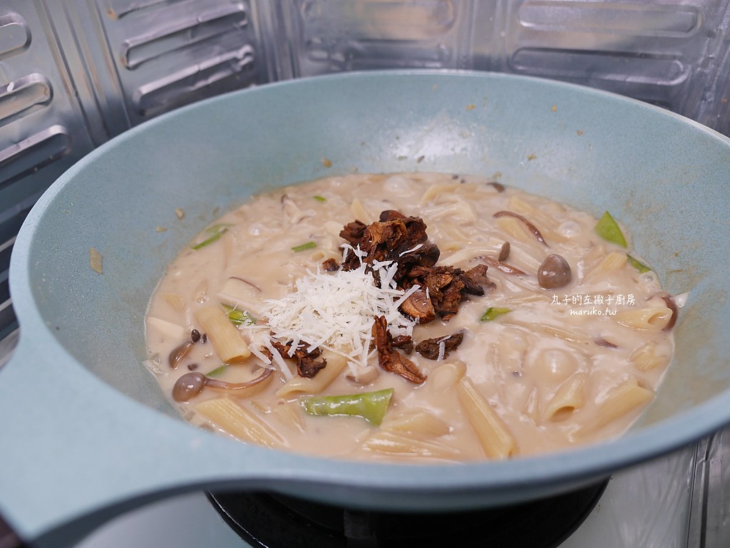 燉飯食譜「S&B 日本愛思必-四種起司奶油燉菜白醬料理塊」簡單濃厚的奶油培根燉飯 @Maruko(丸子)與美食有個約會