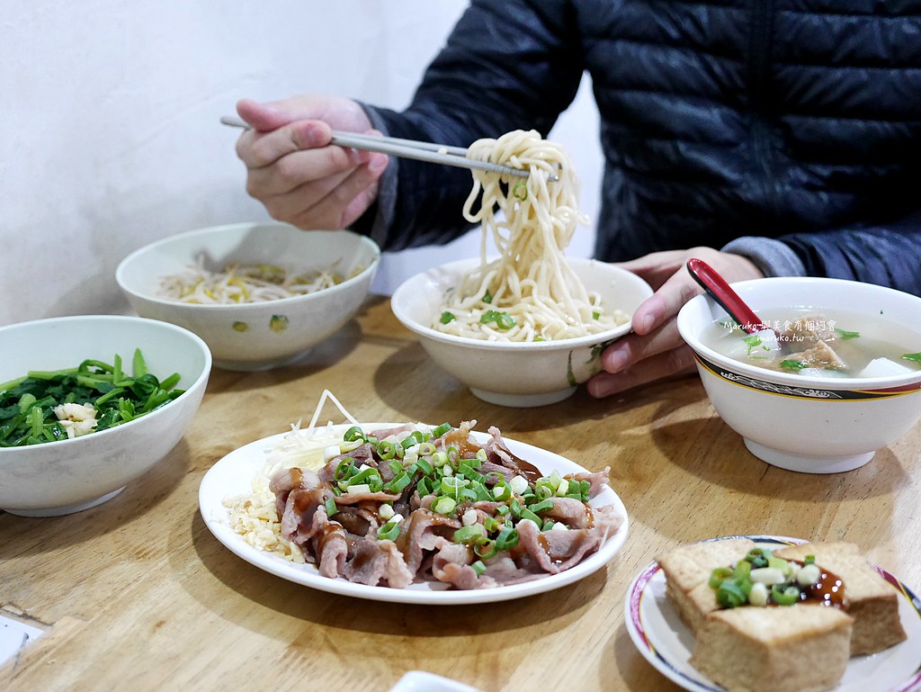 【台北】大傻小傻傻瓜麵|在地人才知道的私房傻瓜麵,信義安和站小吃 @Maruko(丸子)與美食有個約會