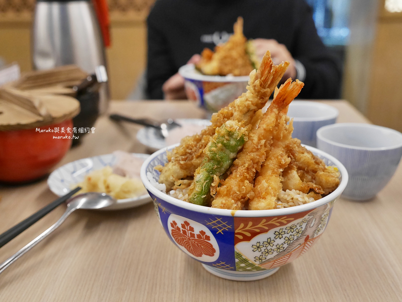 【台北信義】日本橋海鮮丼辻半 (Tsujihan) 攻略!東京排名第一「珠寶盒海鮮丼」,必吃獨創真鯛高湯茶泡飯 @Maruko(丸子)與美食有個約會