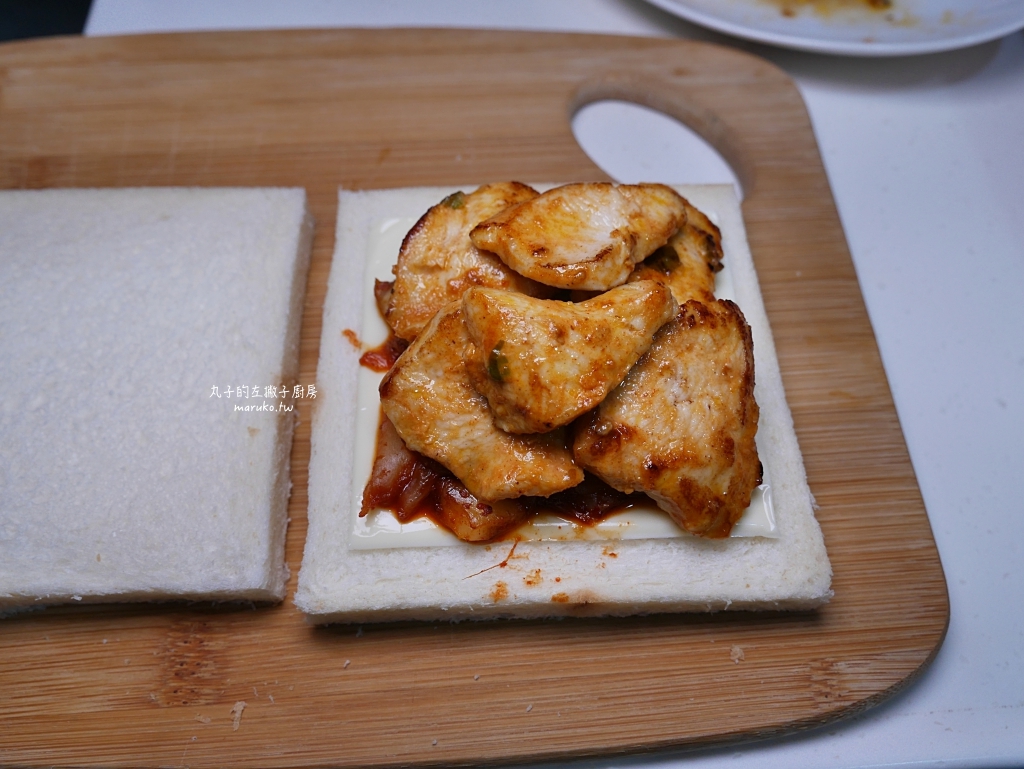 【Vitantonio 鬆餅機食譜】3種早餐熱壓三明治 把甜、鹹餡料包起來吃，方型熱壓吐司烤盤運用做法 @Maruko(丸子)與美食有個約會