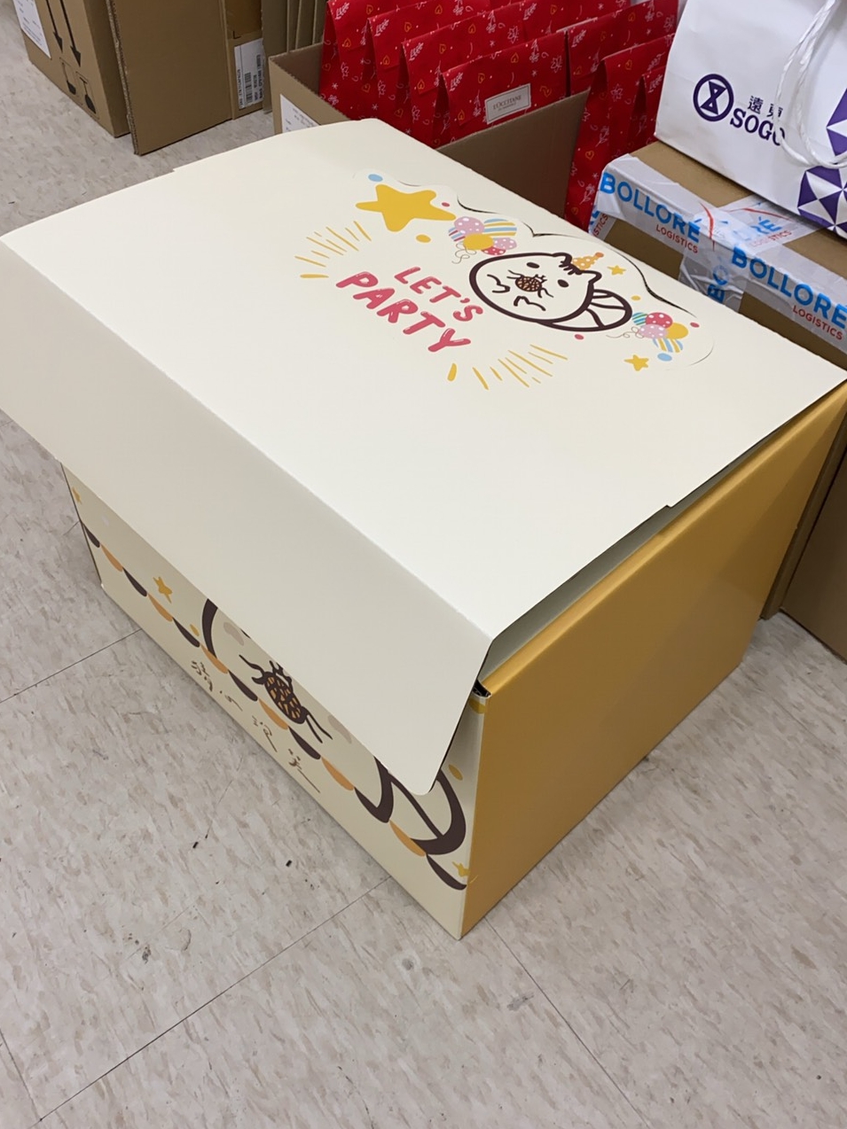 高雄甜點「猜心泡芙」猜心MINI 每天只營業三小時人氣脆皮泡芙，近捷運文化中心站 @Maruko(丸子)與美食有個約會