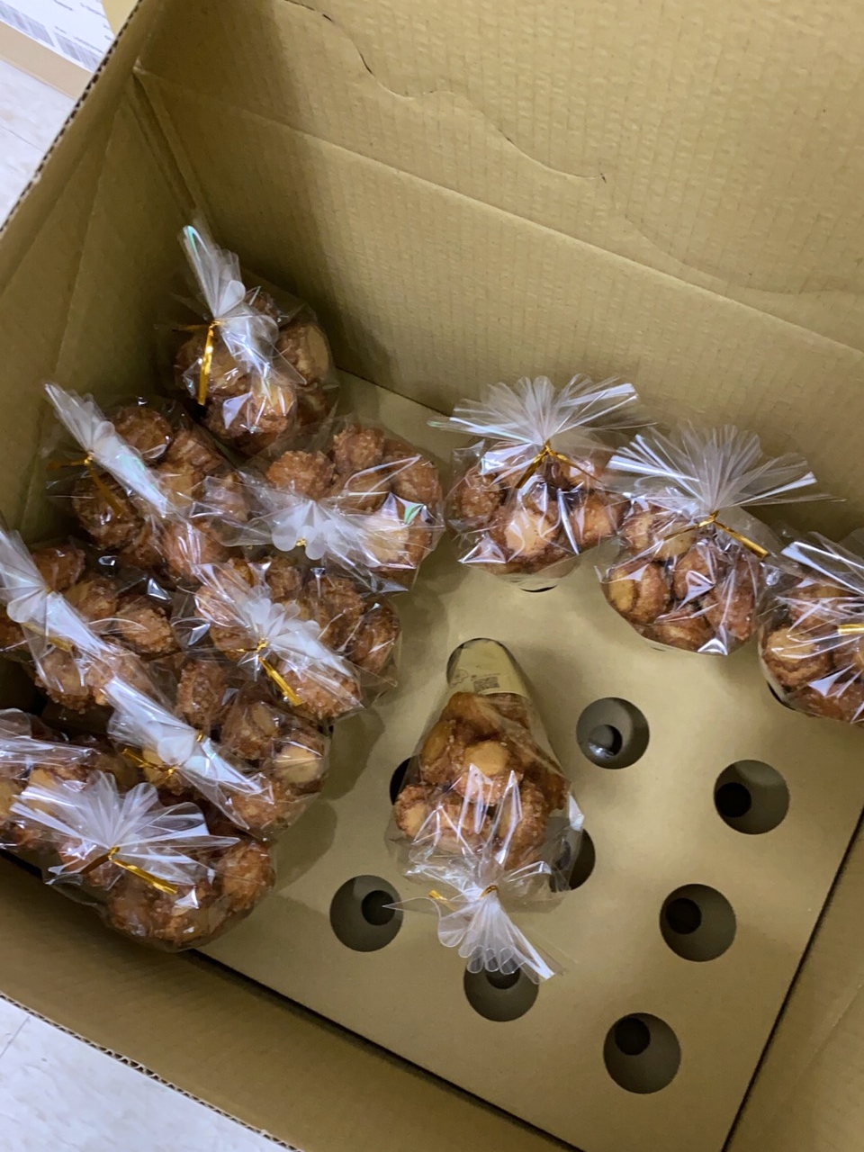 高雄甜點「猜心泡芙」猜心MINI 每天只營業三小時人氣脆皮泡芙,近捷運文化中心站 @Maruko(丸子)與美食有個約會 高雄甜點「猜心泡芙」猜心MINI 每天只營業三小時人氣脆皮泡芙,近捷運文化中心站 @Maruko(丸子)與美食有個約會