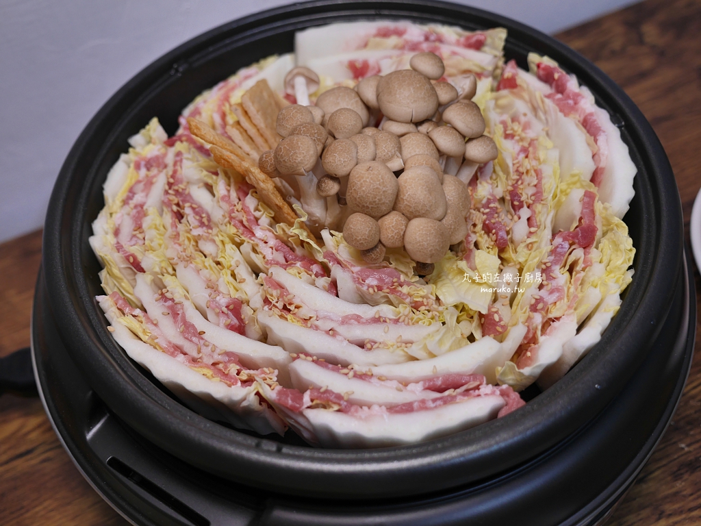【味噌火鍋食譜】千層白菜豬肉鍋做法|超暖心味噌鍋物,冬季必學的圍爐料理 @Maruko(丸子)與美食有個約會 【味噌火鍋食譜】千層白菜豬肉鍋做法|超暖心味噌鍋物,冬季必學的圍爐料理 @Maruko(丸子)與美食有個約會