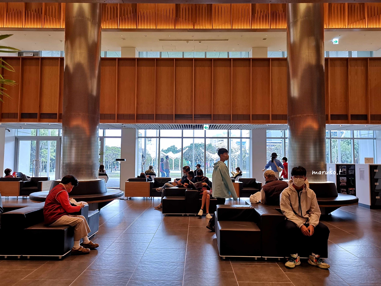 屏東縣立圖書館總館 南國首座森林圖書館，還書得來速快速又方便！ @Maruko(丸子)與美食有個約會