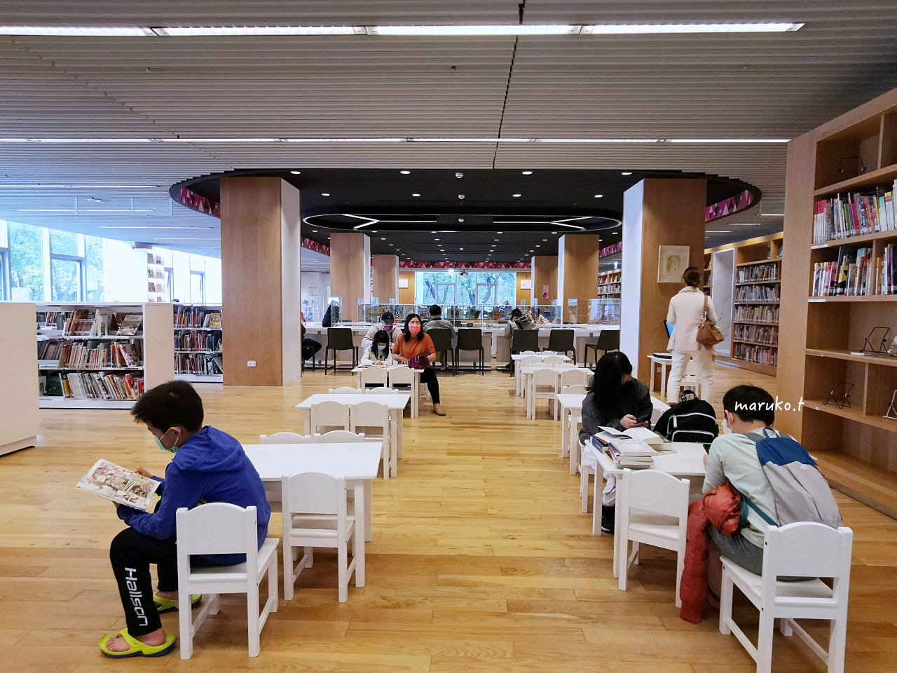 屏東縣立圖書館總館 南國首座森林圖書館，還書得來速快速又方便！ @Maruko(丸子)與美食有個約會