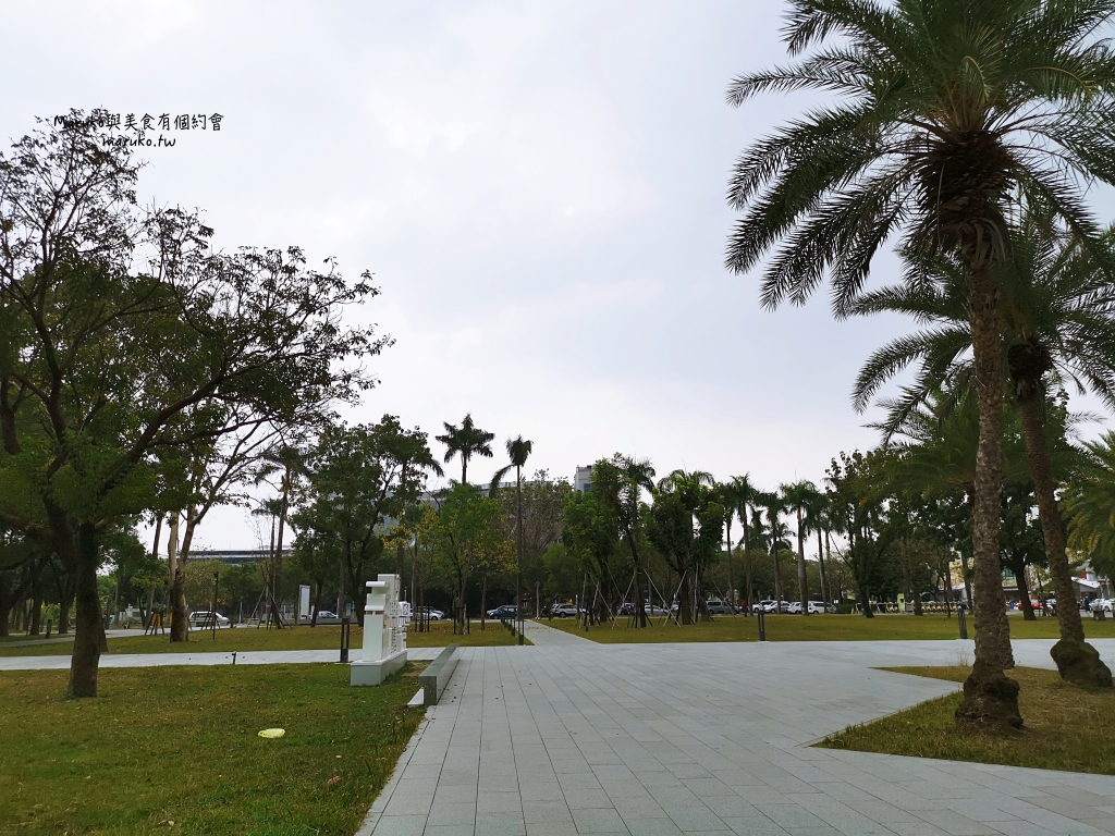 屏東縣立圖書館總館 南國首座森林圖書館，還書得來速快速又方便！ @Maruko(丸子)與美食有個約會