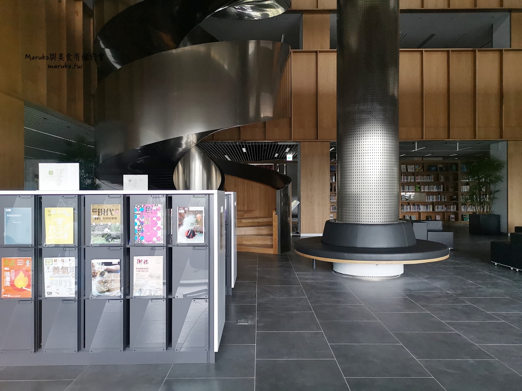 屏東縣立圖書館總館 南國首座森林圖書館，還書得來速快速又方便！ @Maruko(丸子)與美食有個約會