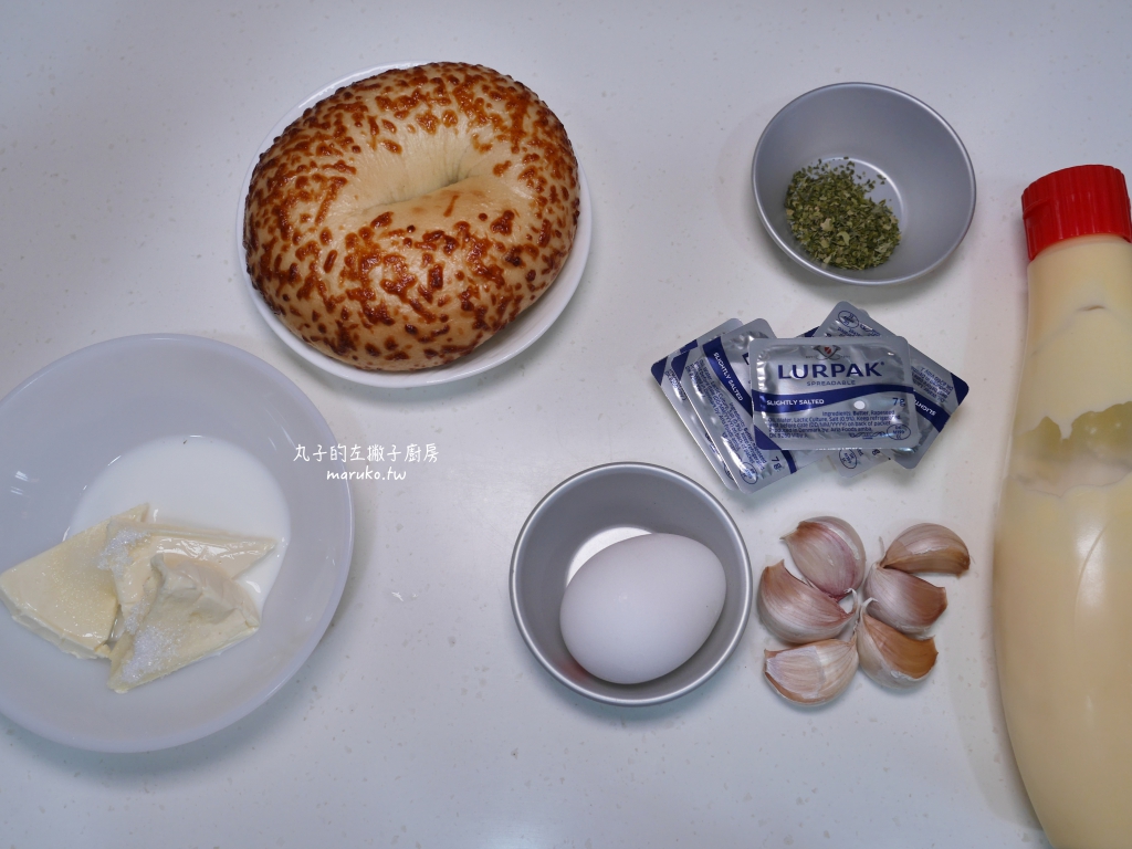 【食譜】韓國爆漿奶油起司大蒜麵包｜用貝果做韓國熱門的現烤路邊攤小吃 @Maruko(丸子)與美食有個約會