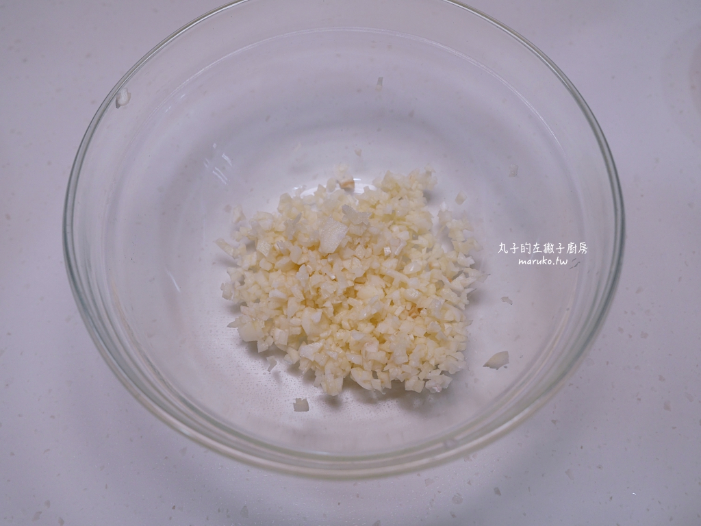 【食譜】韓國爆漿奶油起司大蒜麵包｜用貝果做韓國熱門的現烤路邊攤小吃 @Maruko(丸子)與美食有個約會