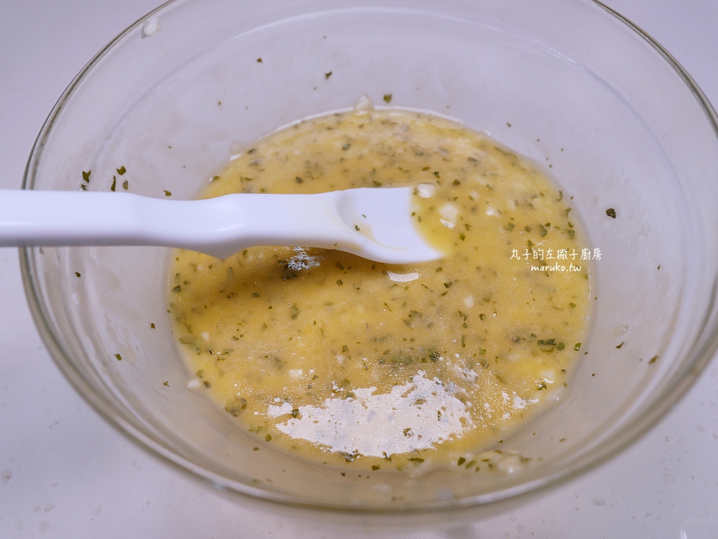 【食譜】韓國爆漿奶油起司大蒜麵包｜用貝果做韓國熱門的現烤路邊攤小吃 @Maruko(丸子)與美食有個約會