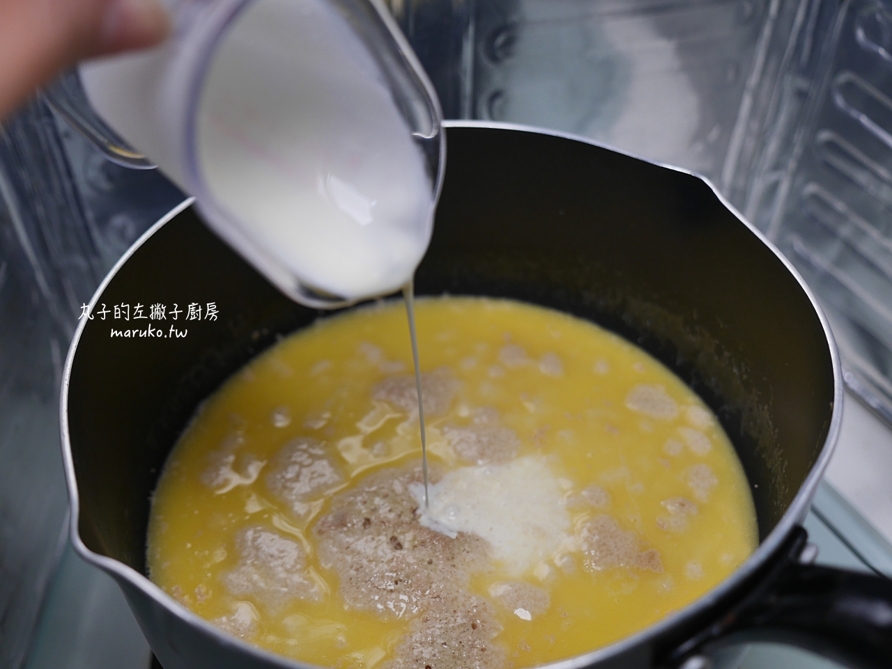 【食譜】肉桂捲蛋糕/綠山農場鮮奶油取代部分牛奶口感更鬆軟/鮮奶油食譜推薦 @Maruko(丸子)與美食有個約會 【食譜】肉桂捲蛋糕/綠山農場鮮奶油取代部分牛奶口感更鬆軟/鮮奶油食譜推薦 @Maruko(丸子)與美食有個約會