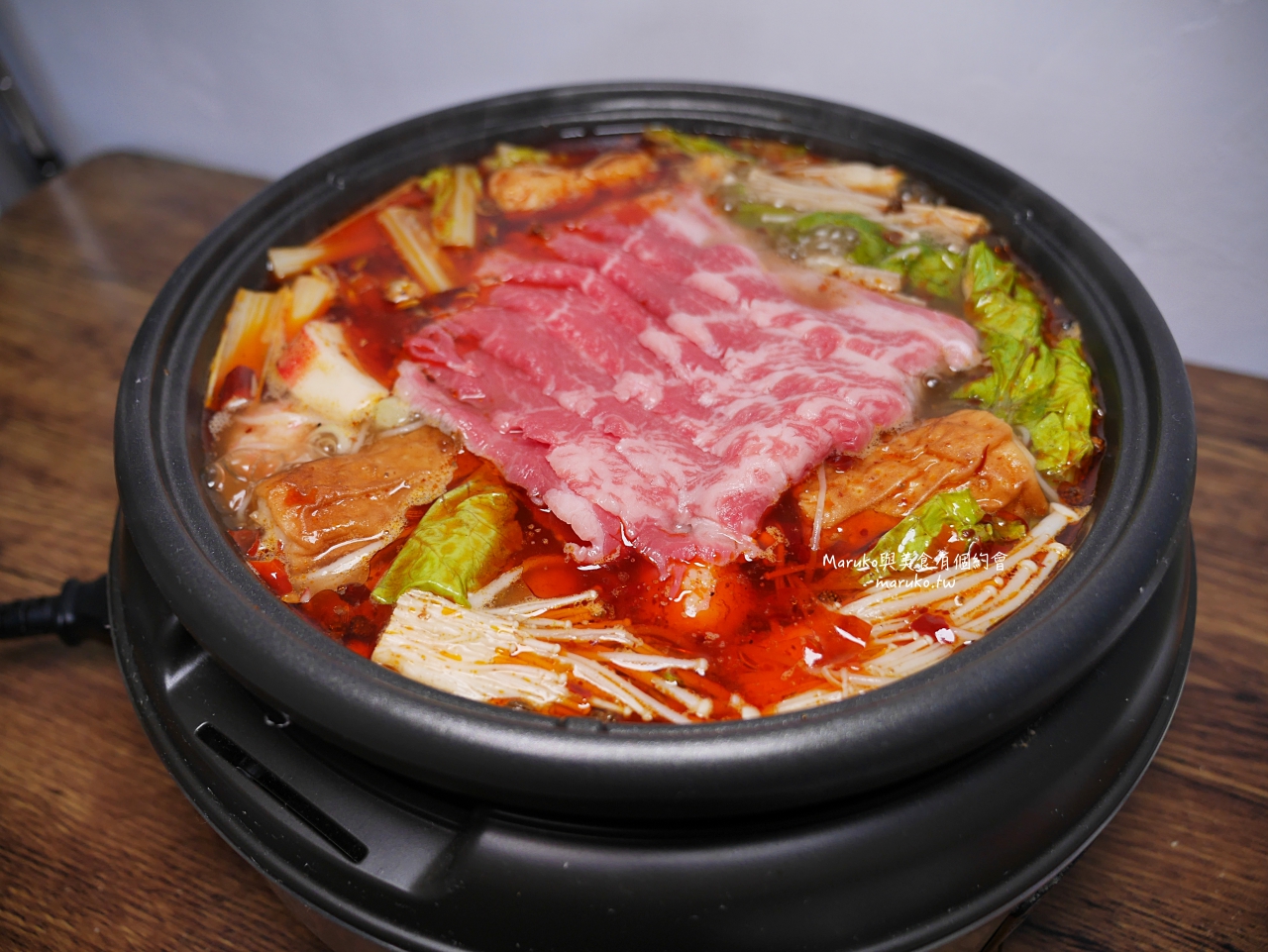 【食譜】麻辣水煮魚 海底撈麻辣清油鍋底料理包二樣食材簡單上桌！ @Maruko(丸子)與美食有個約會