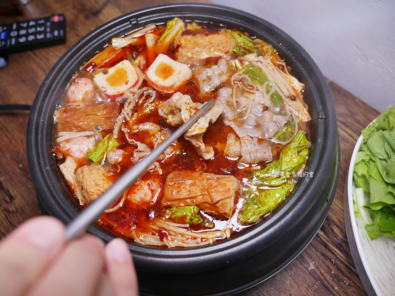 【食譜】麻辣水煮魚 海底撈麻辣清油鍋底料理包二樣食材簡單上桌！ @Maruko(丸子)與美食有個約會