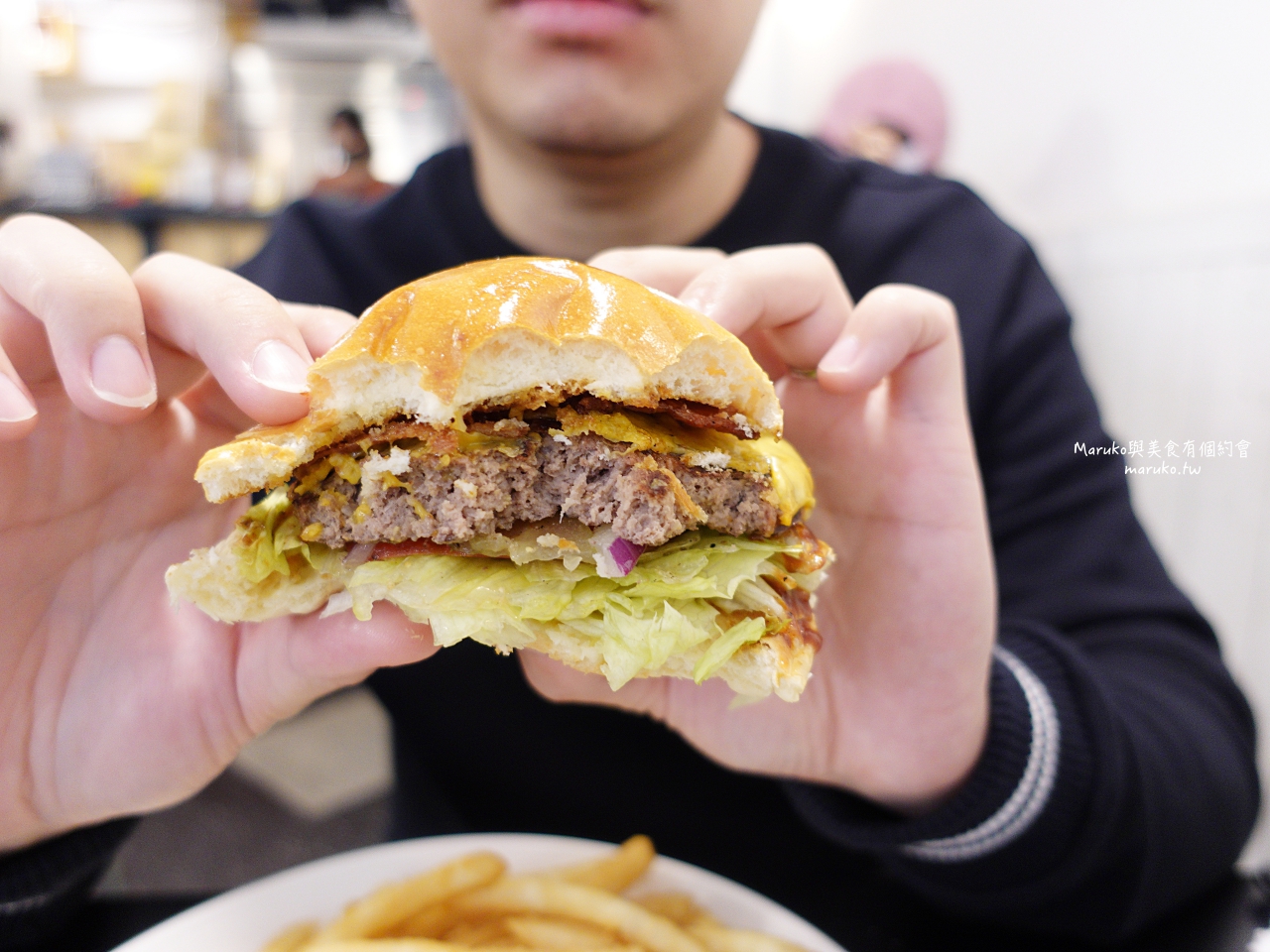 【台北】AWESOME BURGER 澳森漢堡/隱藏巷內迷你小店老饕都愛的漢堡/平價實在值得再訪/市政府站美式漢堡 @Maruko(丸子)與美食有個約會