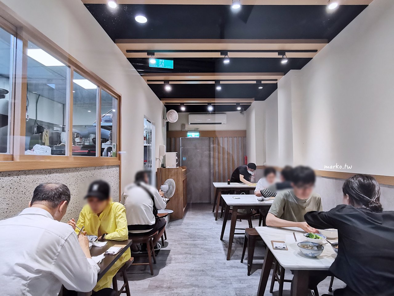 【永和】食八子 永和排骨羹在地20年老店再翻新環境更好，美味不減！ @Maruko(丸子)與美食有個約會