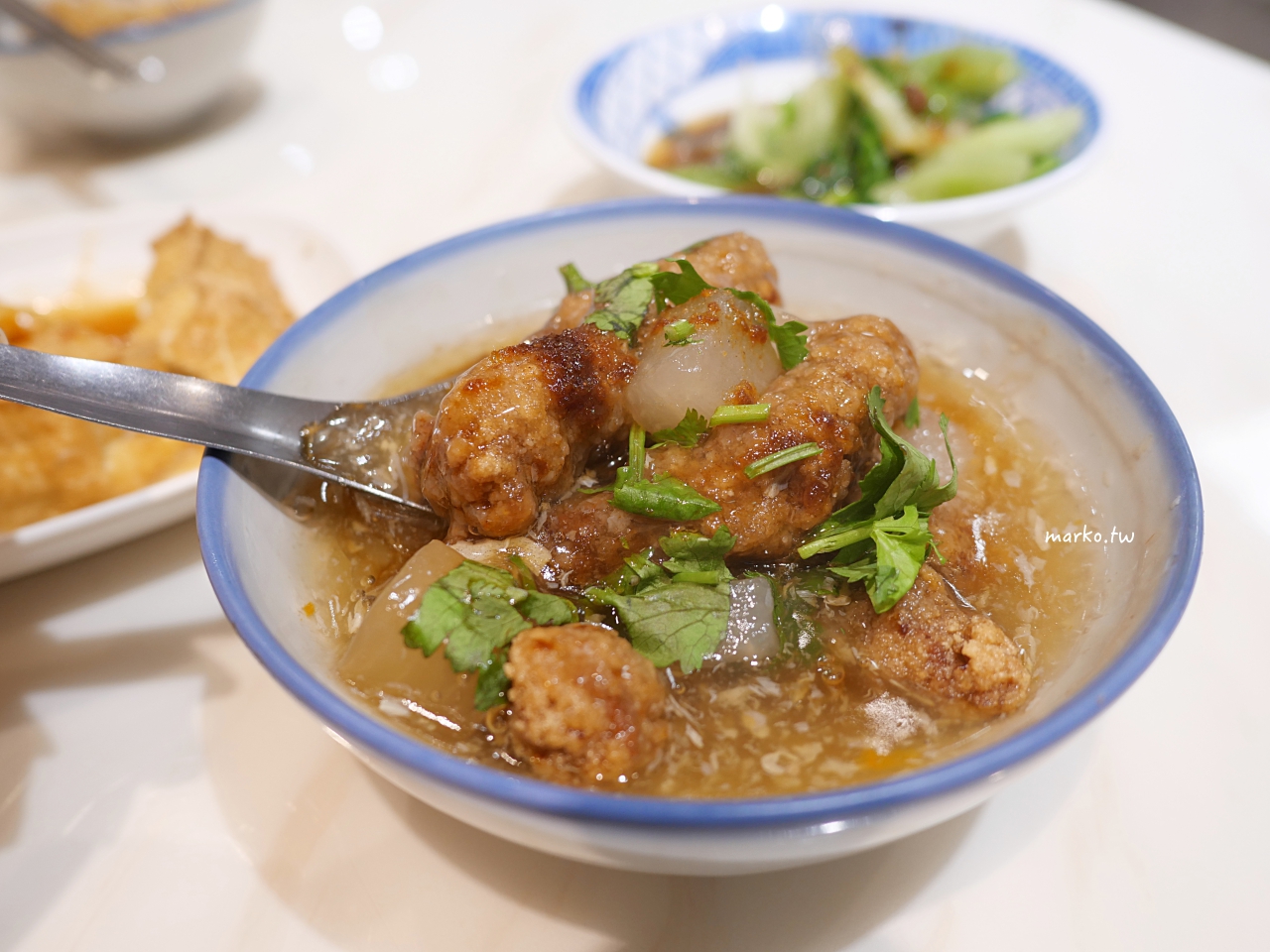 【永和】食八子 永和排骨羹在地20年老店再翻新環境更好，美味不減！ @Maruko(丸子)與美食有個約會