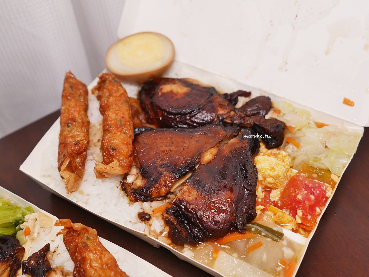【台北】金銘雞腿魯肉飯 萬華在地隱藏版人氣便當 用中藥滷的黑雞腿 @Maruko(丸子)與美食有個約會 【台北】金銘雞腿魯肉飯 萬華在地隱藏版人氣便當 用中藥滷的黑雞腿 @Maruko(丸子)與美食有個約會