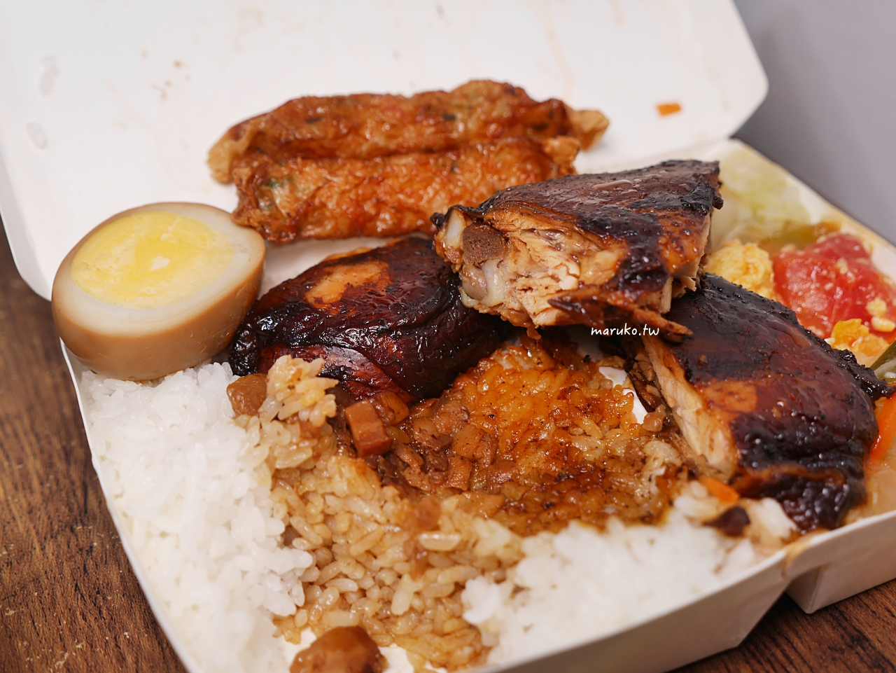 【台北】金銘雞腿魯肉飯 萬華在地隱藏版人氣便當 用中藥滷的黑雞腿 @Maruko(丸子)與美食有個約會 【台北】金銘雞腿魯肉飯 萬華在地隱藏版人氣便當 用中藥滷的黑雞腿 @Maruko(丸子)與美食有個約會