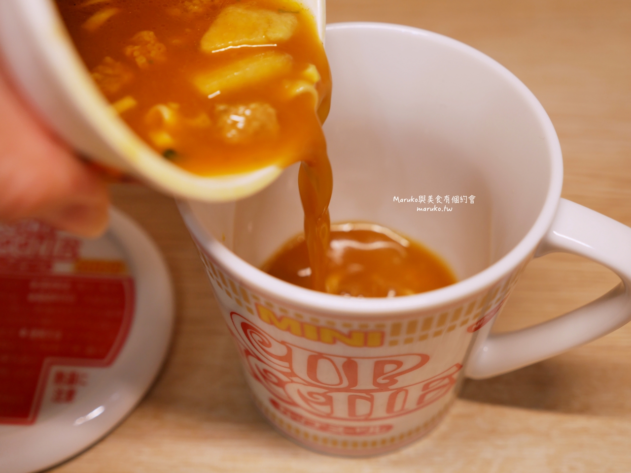 【日清食品】日清杯飯 即食沖泡飯 日本便利商店宵夜必推美食! @Maruko(丸子)與美食有個約會 【日清食品】日清杯飯 即食沖泡飯 日本便利商店宵夜必推美食! @Maruko(丸子)與美食有個約會
