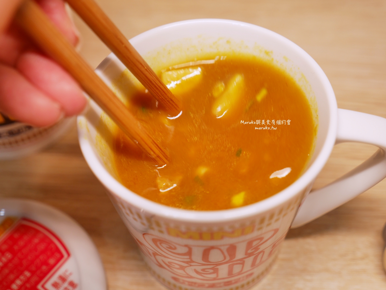 【日清食品】日清杯飯 即食沖泡飯 日本便利商店宵夜必推美食! @Maruko(丸子)與美食有個約會 【日清食品】日清杯飯 即食沖泡飯 日本便利商店宵夜必推美食! @Maruko(丸子)與美食有個約會