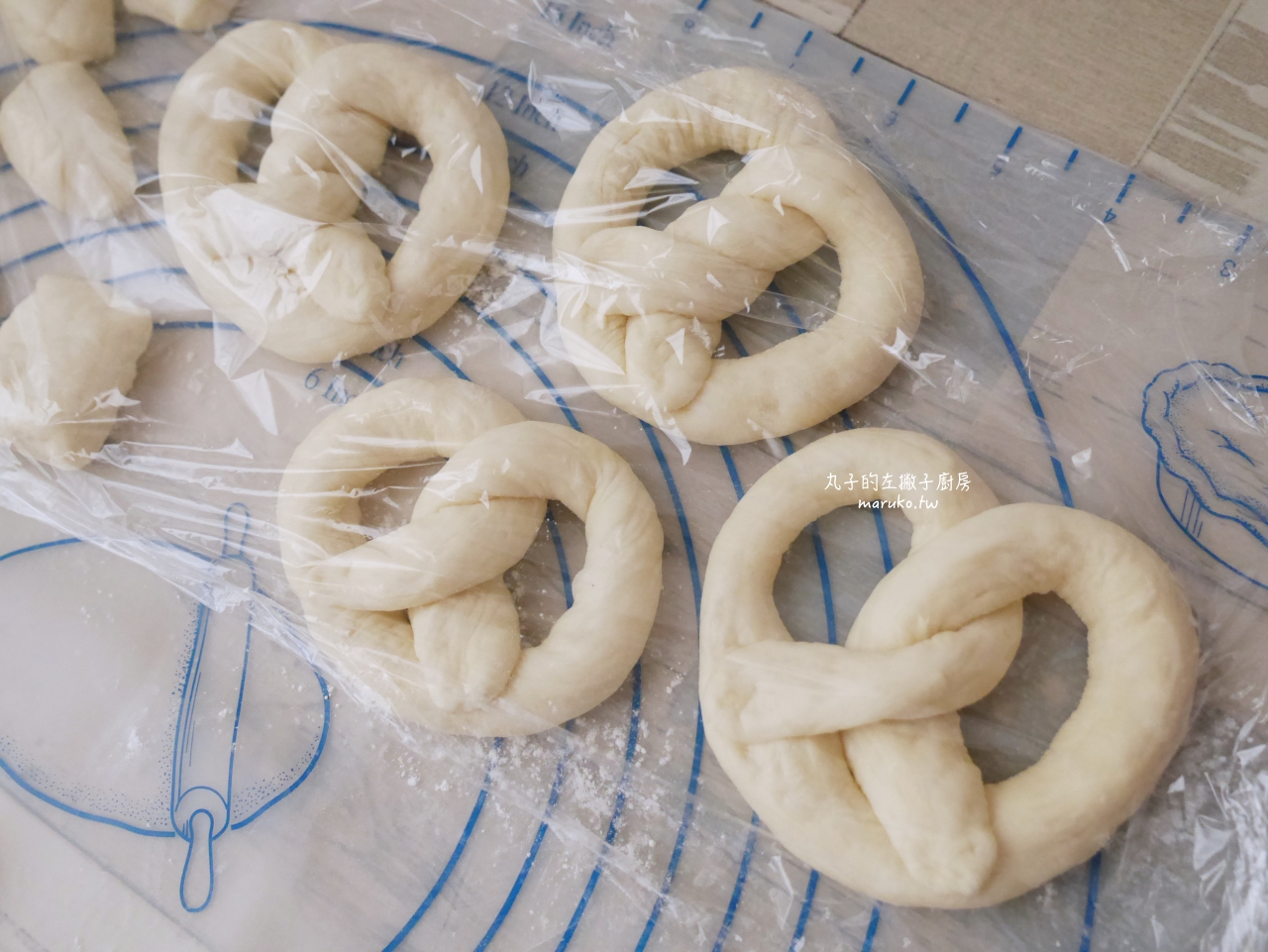 【食譜】蝴蝶麵包 免揉麵包 美國經典小吃蝴蝶脆餅 @Maruko(丸子)與美食有個約會 【食譜】蝴蝶麵包 免揉麵包 美國經典小吃蝴蝶脆餅 @Maruko(丸子)與美食有個約會