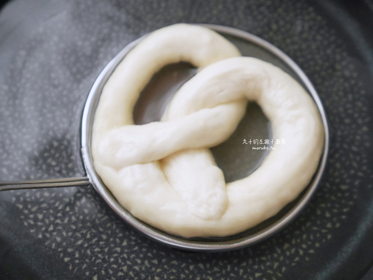 【食譜】蝴蝶麵包 免揉麵包 美國經典小吃蝴蝶脆餅 @Maruko(丸子)與美食有個約會 【食譜】蝴蝶麵包 免揉麵包 美國經典小吃蝴蝶脆餅 @Maruko(丸子)與美食有個約會