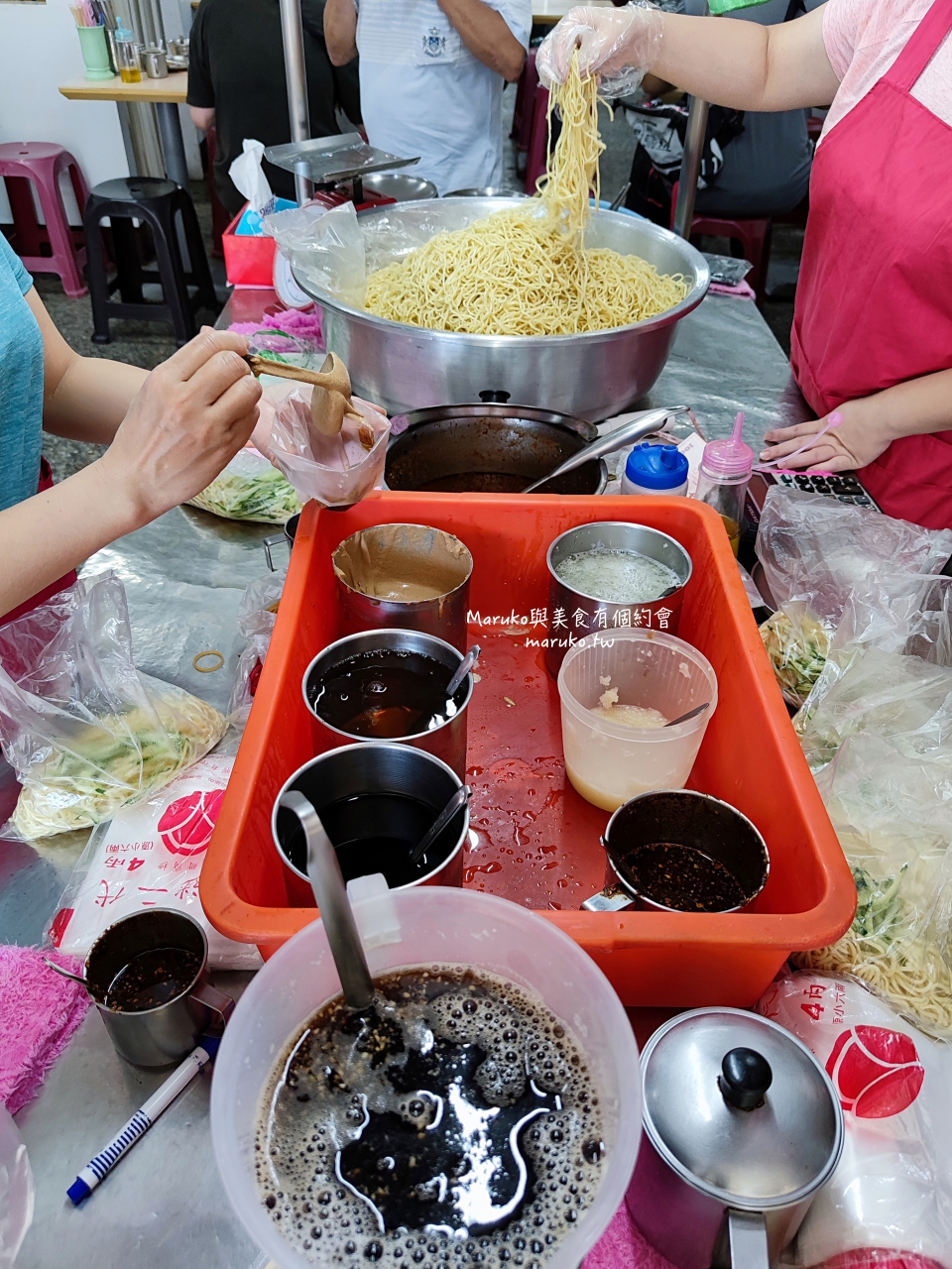 【台北吳興街美食】邱記涼麵：北醫在地人氣排隊早餐！必點麻醬涼麵與綜合味噌湯 @Maruko(丸子)與美食有個約會