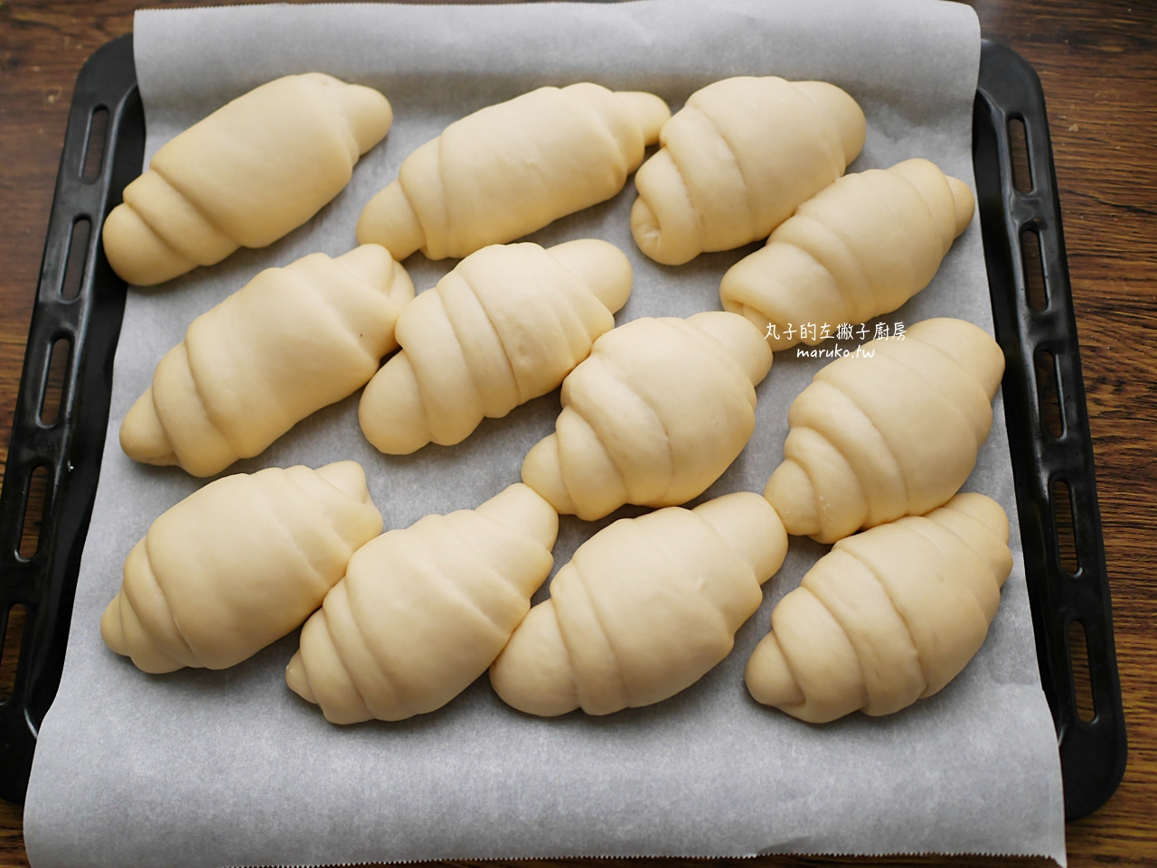 日本 Twinbird 多功能製麵包機推薦｜脆皮奶油捲食譜實作：萬用基本麵團比例，烤出外酥內軟的極致口感 @Maruko(丸子)與美食有個約會