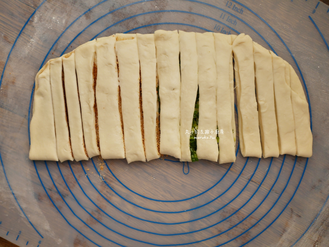 【食譜】脆皮烤饅頭 一次四種口味 不用攪拌機的免揉麵包做法 @Maruko(丸子)與美食有個約會 【食譜】脆皮烤饅頭 一次四種口味 不用攪拌機的免揉麵包做法 @Maruko(丸子)與美食有個約會