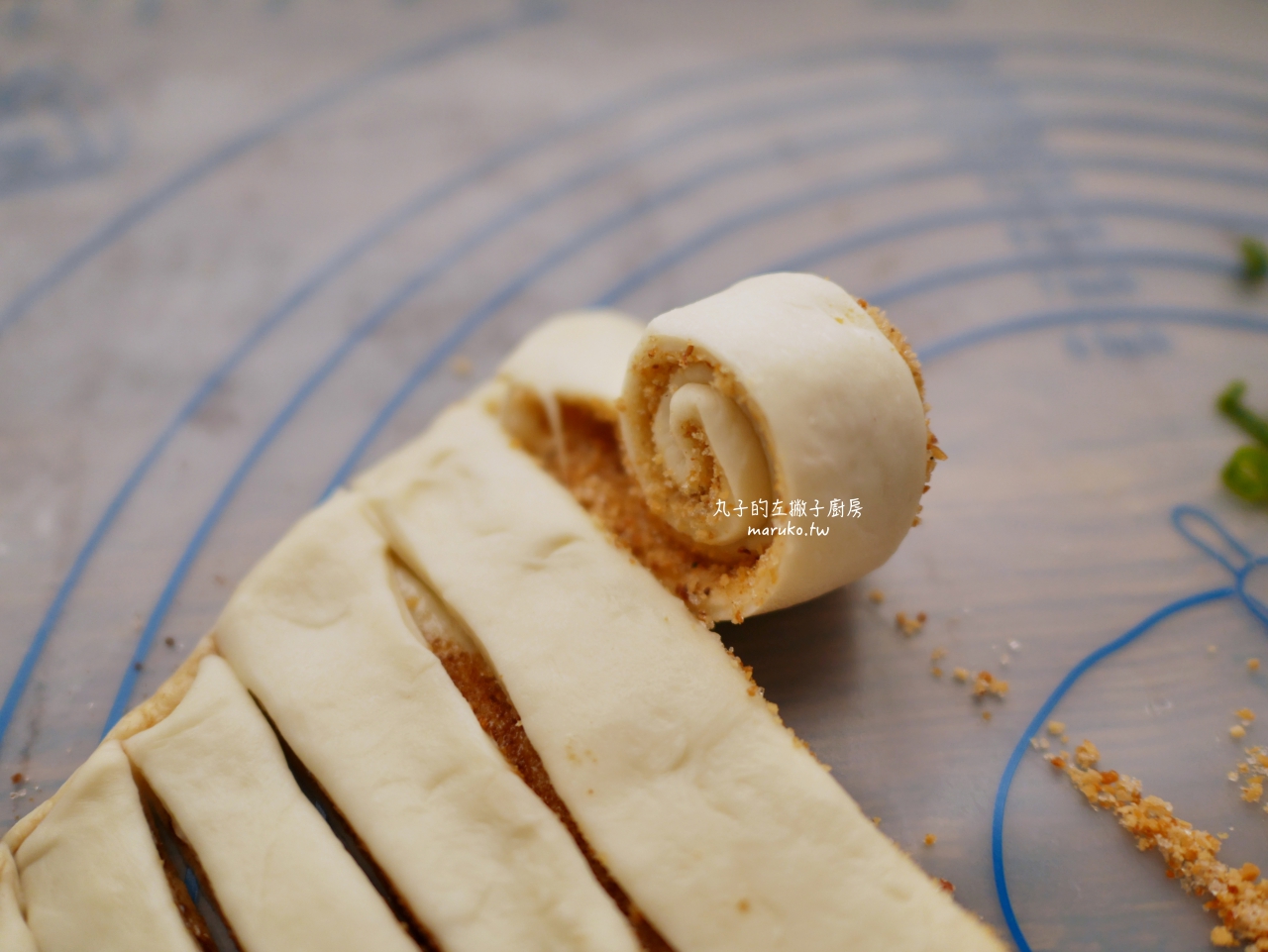 【食譜】脆皮烤饅頭 一次四種口味 不用攪拌機的免揉麵包做法 @Maruko(丸子)與美食有個約會