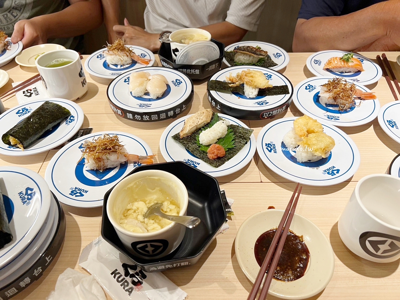 KURA 藏壽司 海外首家全球最大旗艦店 來自日本最大連鎖迴轉壽司每盤只要40元! @Maruko(丸子)與美食有個約會 KURA 藏壽司 海外首家全球最大旗艦店 來自日本最大連鎖迴轉壽司每盤只要40元! @Maruko(丸子)與美食有個約會
