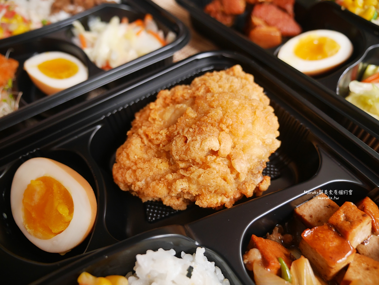 板橋 鑫味精緻健康餐盒 隱藏在市場內的上海便當菜 左宗棠雞 梅汁燒雞 金沙排骨 多達7種配菜 @Maruko(丸子)與美食有個約會 板橋 鑫味精緻健康餐盒 隱藏在市場內的上海便當菜 左宗棠雞 梅汁燒雞 金沙排骨 多達7種配菜 @Maruko(丸子)與美食有個約會