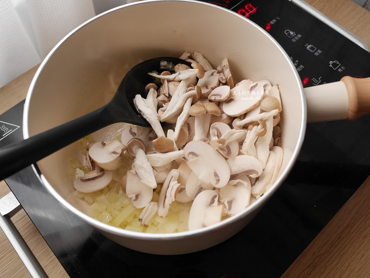【食譜】烹大師入菜 三個日式洋食館招牌菜 拿坡里義大利麵 馬鈴薯蘑菇濃湯 鮭魚菠菜鹹派 分享推薦 @Maruko(丸子)與美食有個約會 【食譜】烹大師入菜 三個日式洋食館招牌菜 拿坡里義大利麵 馬鈴薯蘑菇濃湯 鮭魚菠菜鹹派 分享推薦 @Maruko(丸子)與美食有個約會