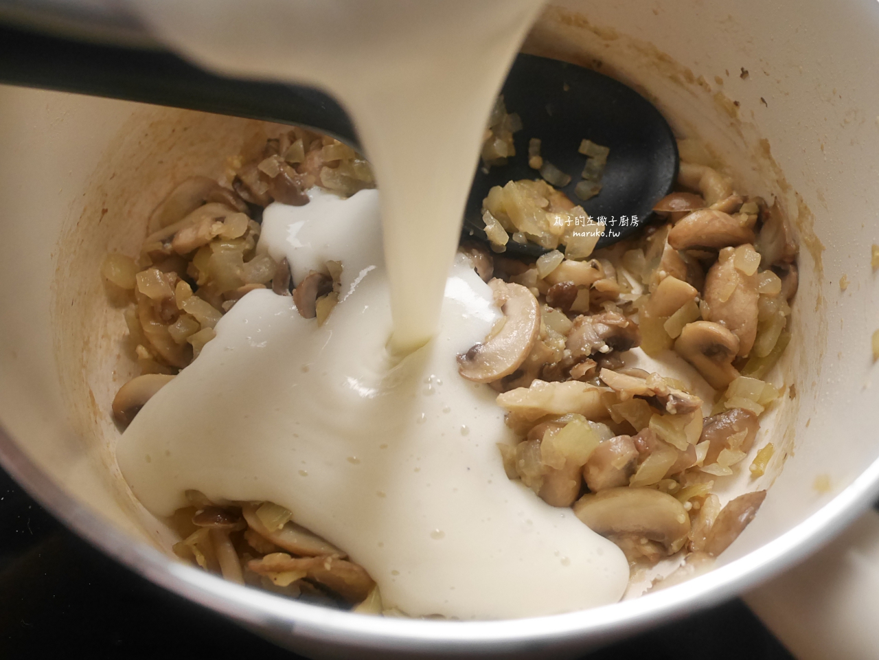 【食譜】烹大師入菜 三個日式洋食館招牌菜 拿坡里義大利麵 馬鈴薯蘑菇濃湯 鮭魚菠菜鹹派 分享推薦 @Maruko(丸子)與美食有個約會 【食譜】烹大師入菜 三個日式洋食館招牌菜 拿坡里義大利麵 馬鈴薯蘑菇濃湯 鮭魚菠菜鹹派 分享推薦 @Maruko(丸子)與美食有個約會