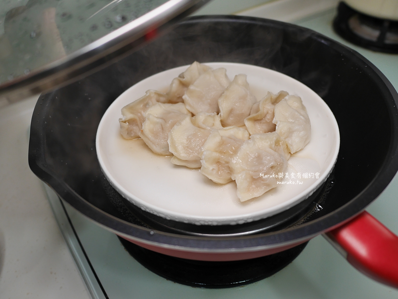 【宅配美食】老媽家冷凍手工水餃 會爆汁的水餃 獨創泡椒豬肉高麗菜水餃 老媽拌麵新品牌老媽家 A-Lin代言推薦 @Maruko(丸子)與美食有個約會 【宅配美食】老媽家冷凍手工水餃 會爆汁的水餃 獨創泡椒豬肉高麗菜水餃 老媽拌麵新品牌老媽家 A-Lin代言推薦 @Maruko(丸子)與美食有個約會