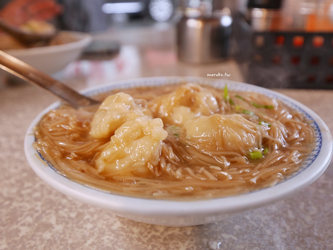 【基隆】三沙灣麵線焿 魚漿大腸羹新鮮又夠味,雨天照樣爆 基隆好好玩 @Maruko(丸子)與美食有個約會