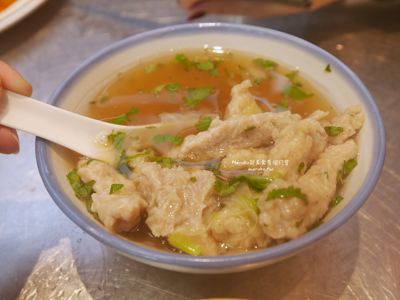 【基隆】三沙灣麵線焿 魚漿大腸羹新鮮又夠味,雨天照樣爆 基隆好好玩 @Maruko(丸子)與美食有個約會 【基隆】三沙灣麵線焿 魚漿大腸羹新鮮又夠味,雨天照樣爆 基隆好好玩 @Maruko(丸子)與美食有個約會