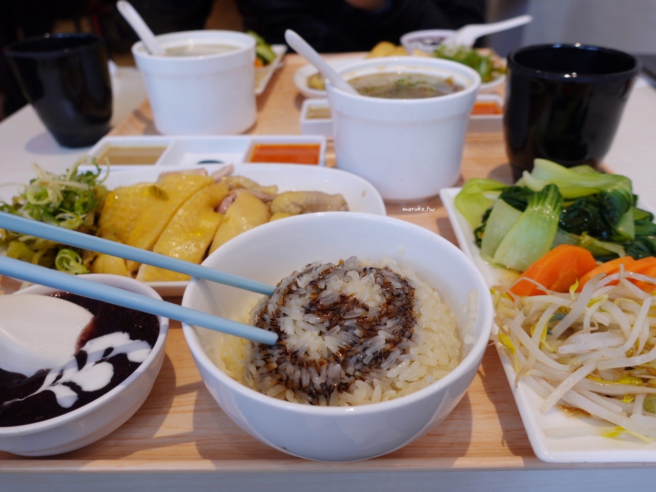【台北】文慶雞 一賣20年新加坡海南雞飯老店,搬遷風味重現 @Maruko(丸子)與美食有個約會