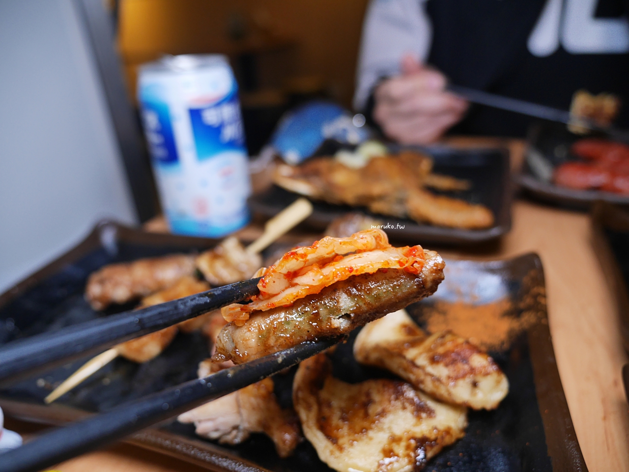 【台北】柒息地串燒居酒屋 東區平價秘醬串燒只要19元 泡菜免費續 朋友聚餐續攤首選推薦 @Maruko(丸子)與美食有個約會