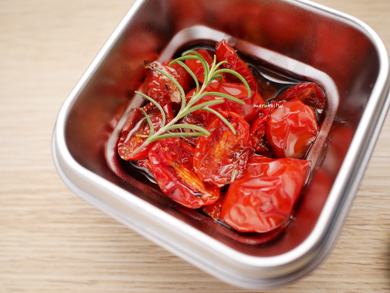 【食譜】油漬番茄 只要三步驟輕鬆做義式橄欖油番茄 配麵包或義大利麵都適合 @Maruko(丸子)與美食有個約會 【食譜】油漬番茄 只要三步驟輕鬆做義式橄欖油番茄 配麵包或義大利麵都適合 @Maruko(丸子)與美食有個約會
