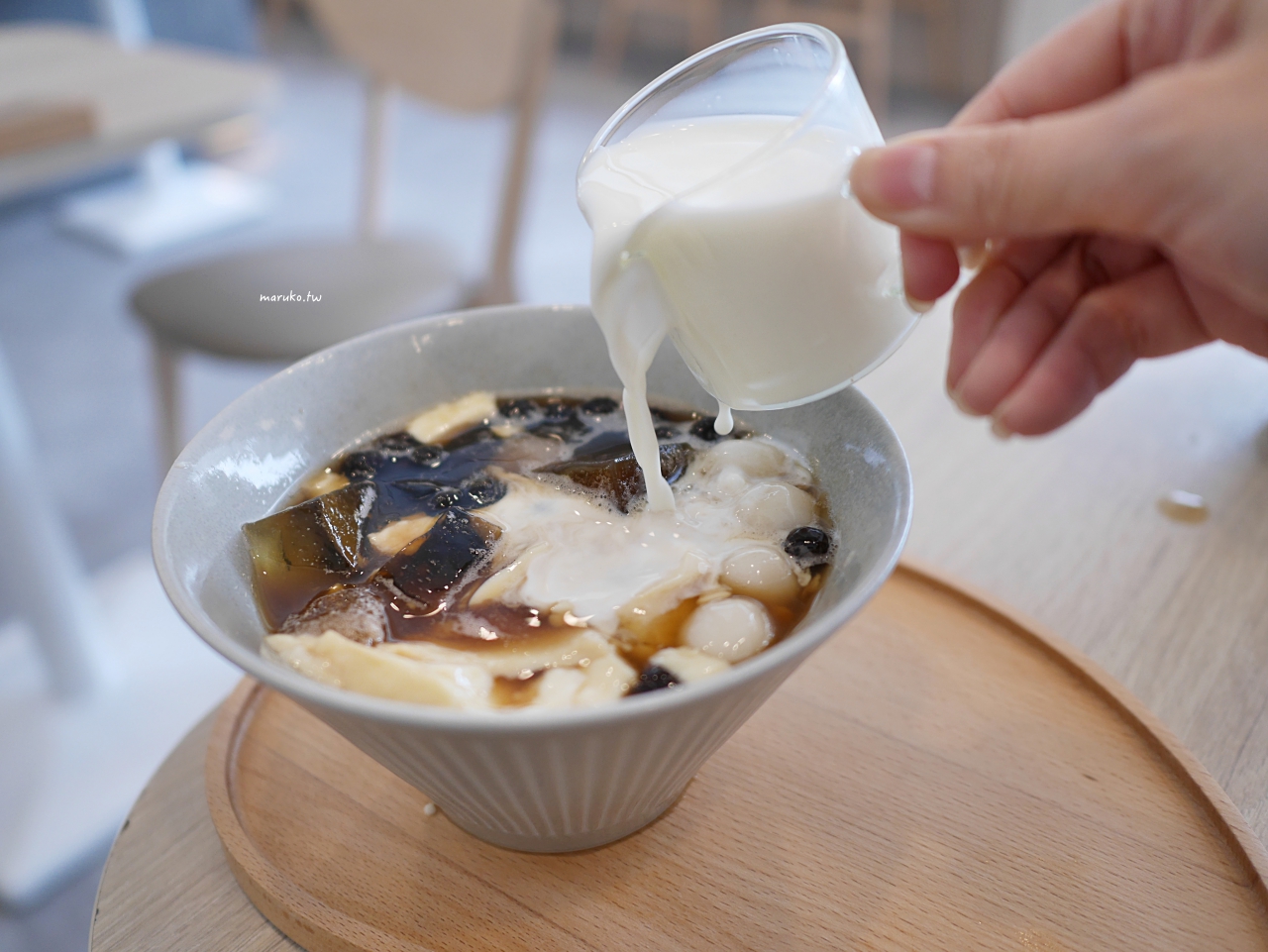 桃園 澎湃豆花 嫩豆花(仙草) 黑糖冰沙 免費續加任選三樣配料 好實在 @Maruko(丸子)與美食有個約會 桃園 澎湃豆花 嫩豆花(仙草) 黑糖冰沙 免費續加任選三樣配料 好實在 @Maruko(丸子)與美食有個約會