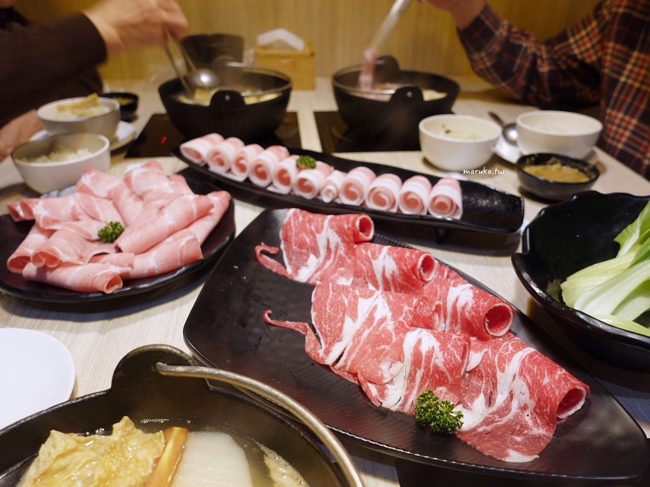 【屏東】築間幸福鍋物 營業至凌晨四點火鍋餐廳,HERSHEY’S 冰沙喝到飽,集點送美國濕式熟成沙朗牛肉,外帶只要47折 @Maruko(丸子)與美食有個約會 【屏東】築間幸福鍋物 營業至凌晨四點火鍋餐廳,HERSHEY’S 冰沙喝到飽,集點送美國濕式熟成沙朗牛肉,外帶只要47折 @Maruko(丸子)與美食有個約會