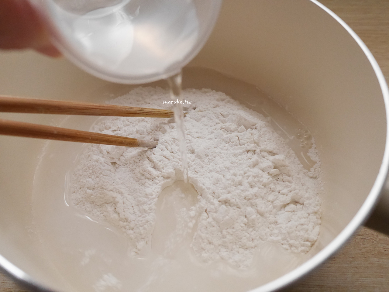 草莓大福做法》3 食材自製 Q 彈麻糬皮,新手零失敗的日式甜點食譜 @Maruko(丸子)與美食有個約會 草莓大福做法》3 食材自製 Q 彈麻糬皮,新手零失敗的日式甜點食譜 @Maruko(丸子)與美食有個約會