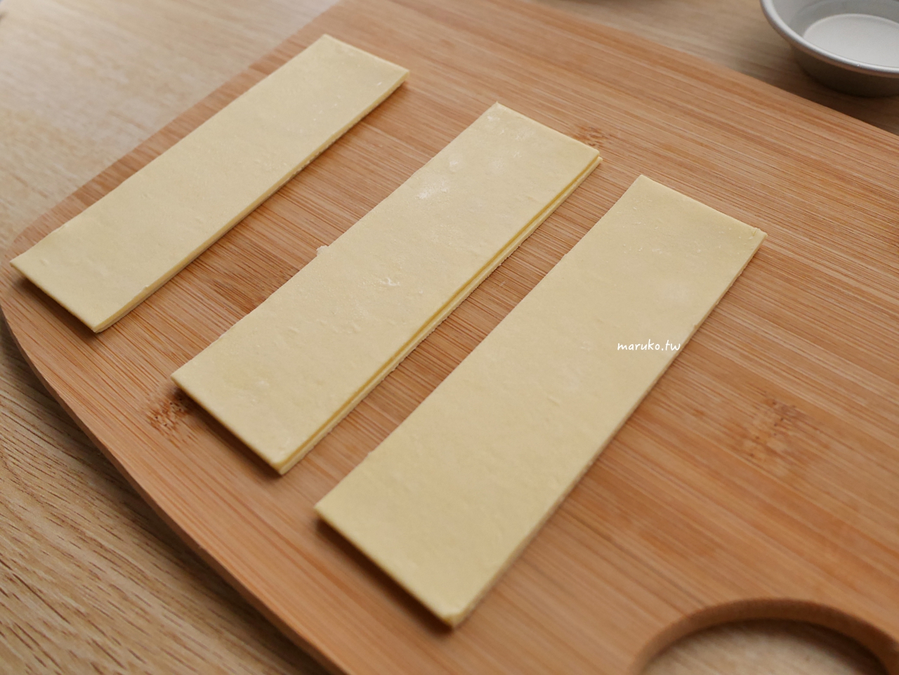 【零失敗食譜】免烤箱！用 Vitantonio 鬆餅機與冷凍起酥片，輕鬆做出超美「草莓千層派」 @Maruko(丸子)與美食有個約會