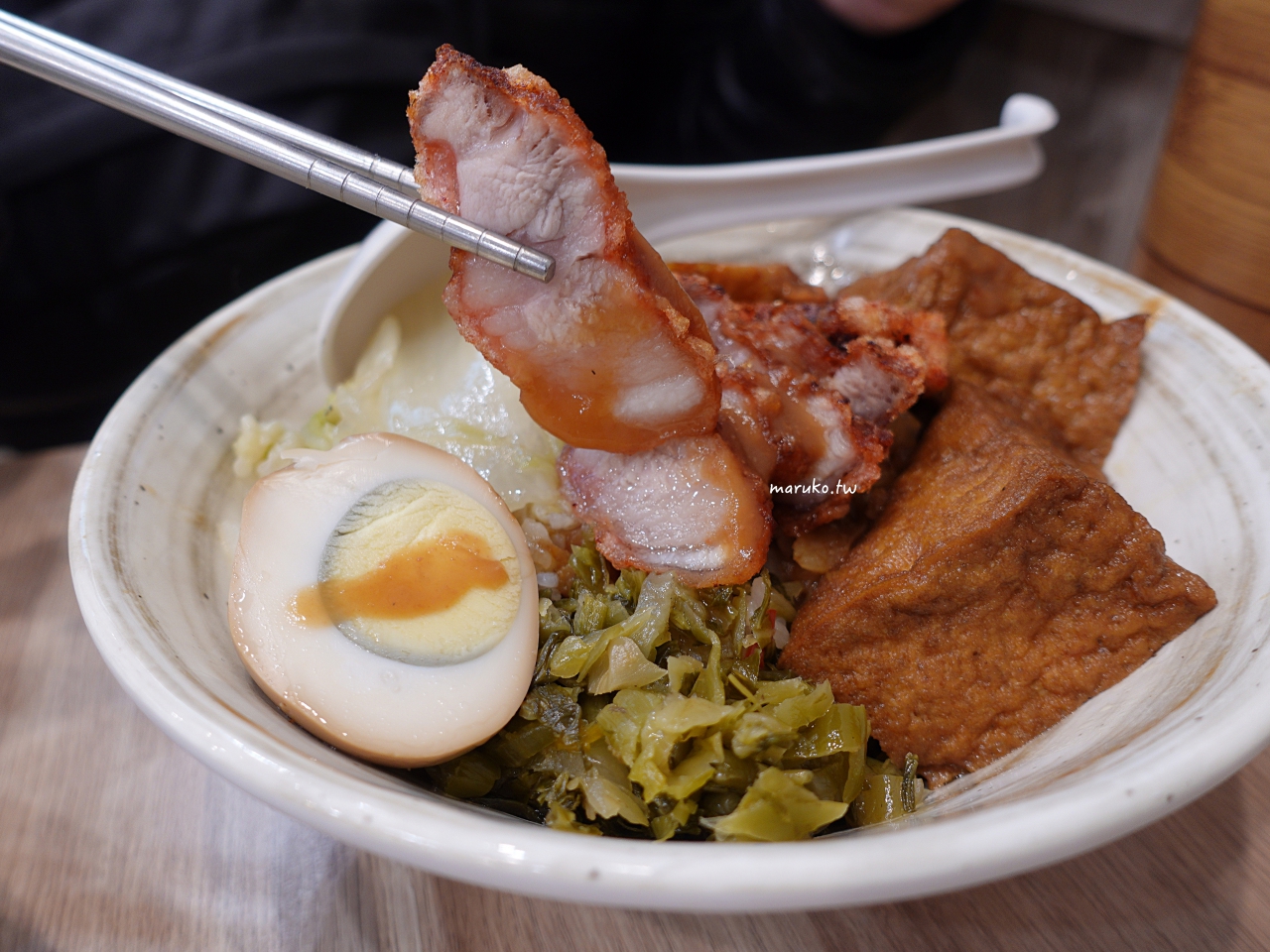 【萬華美食】阿昌意麵｜40年老店翻新，台南鹽水意麵一解南部人鄉愁 @Maruko(丸子)與美食有個約會
