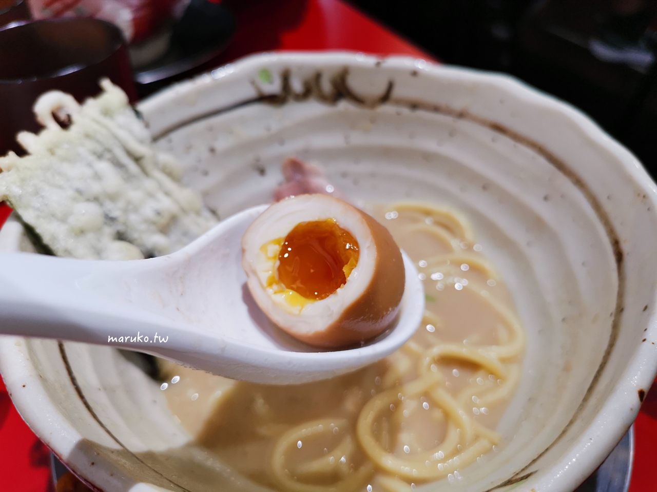 台北 京都柚子豚骨拉麵 日本京都空運來台的水尾產柚子 以豚骨湯為基底 有日本酒風味吟釀拉麵 @Maruko(丸子)與美食有個約會