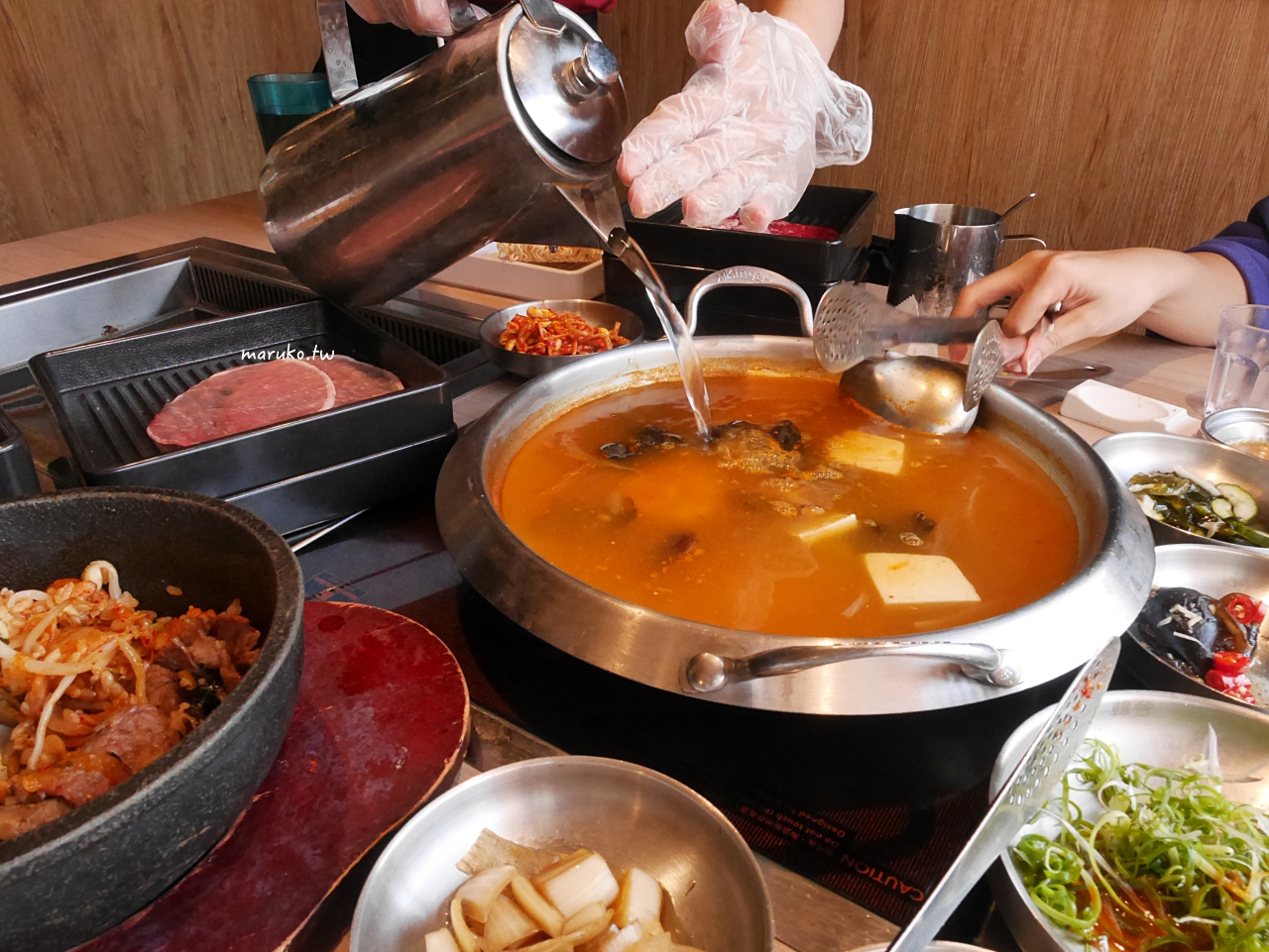 【桃園】韓舍韓式烤肉吃到飽,安格斯牛,無限小菜,石鍋拌飯任你吃 清爽無負擔韓式烤肉 @Maruko(丸子)與美食有個約會 【桃園】韓舍韓式烤肉吃到飽,安格斯牛,無限小菜,石鍋拌飯任你吃 清爽無負擔韓式烤肉 @Maruko(丸子)與美食有個約會